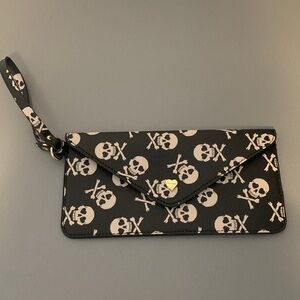 Betsey Johnson Black and Cream Skull Envelope Wristlet